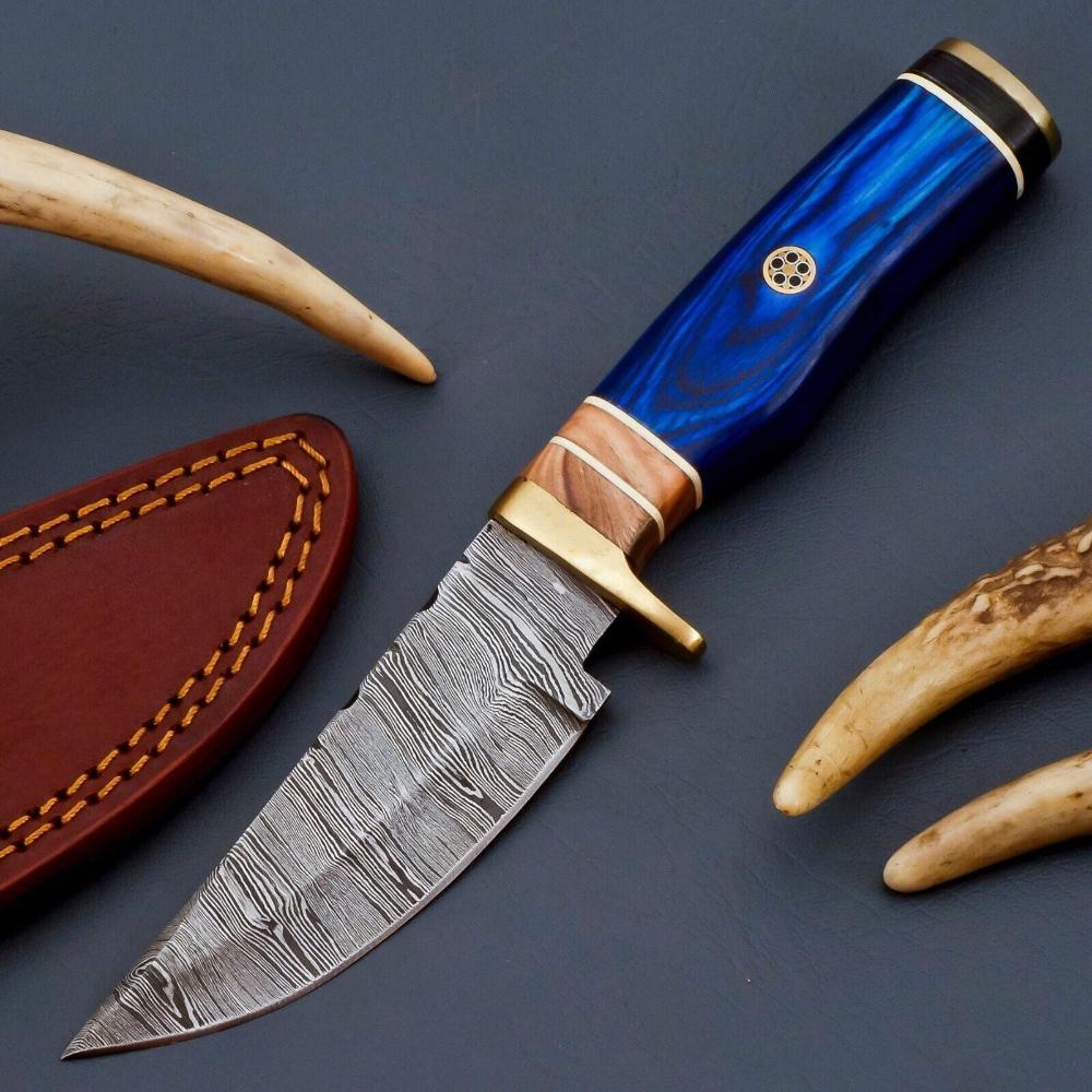 Handmade Damascus Hunting Knife with Wood and Brass Guard