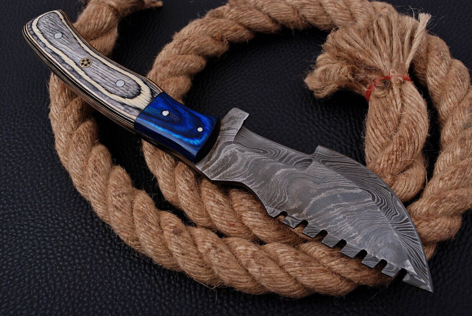 Damascus Steel Tactical Tracker Knife