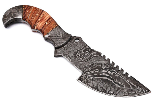 Damascus Tracker Knife for Skinning and Survival