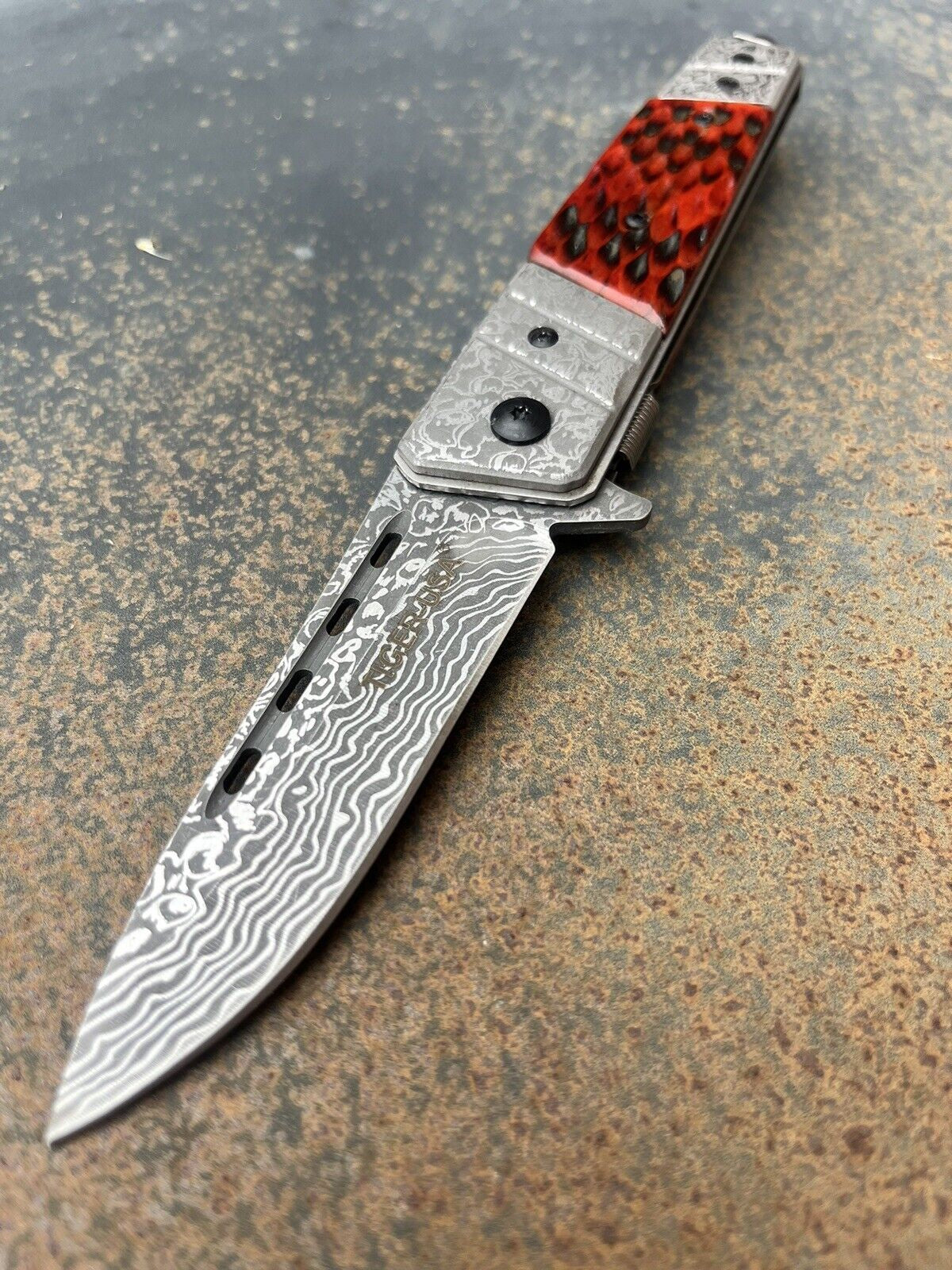 Tactical Folding Pocket Knife with Damascus Blade