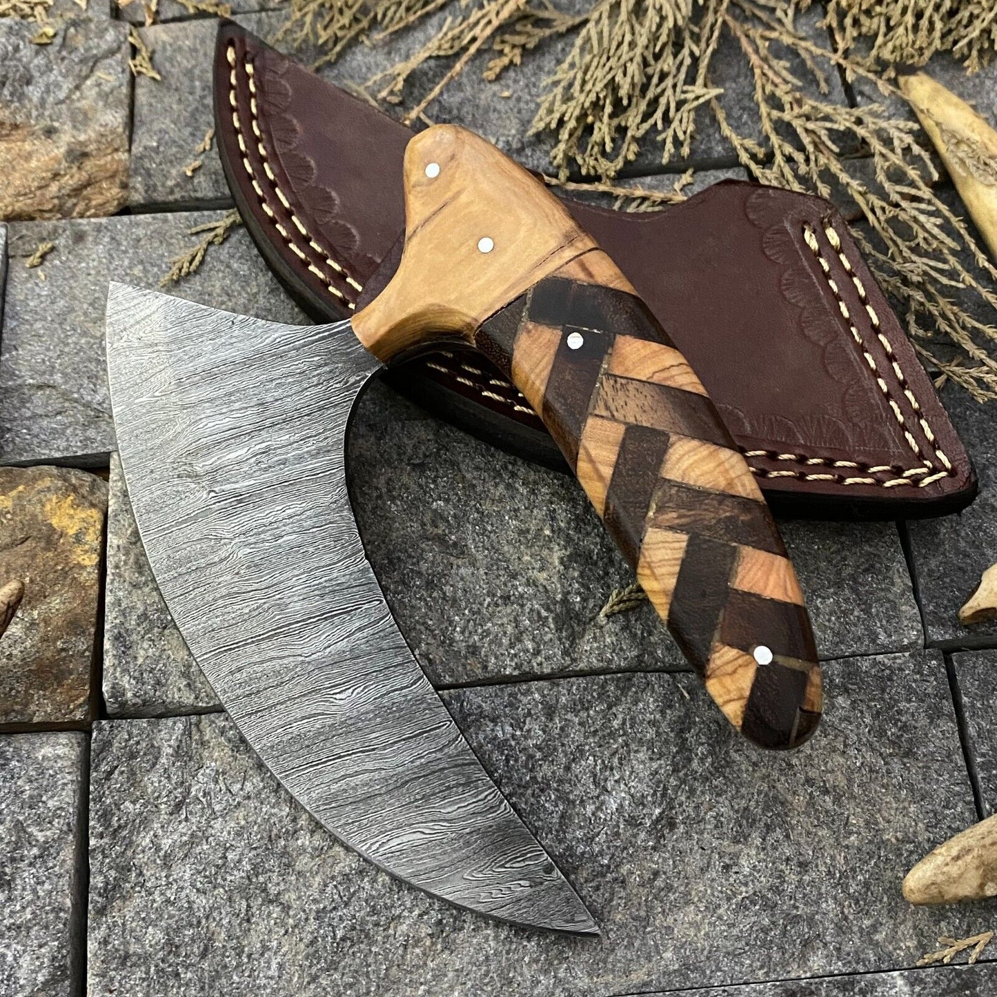 Damascus Hand Forged Knife with Fixed Blade and Sheath