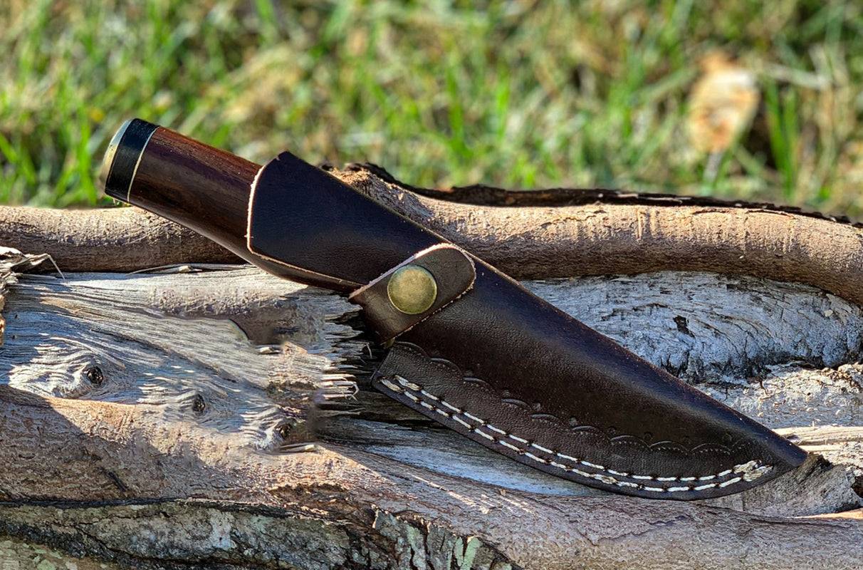 Handmade Damascus Steel Hunting Knife with Wood and Brass Guard