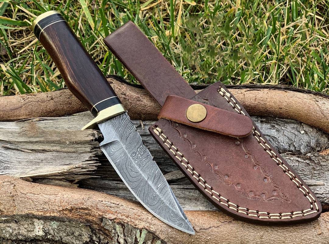 Handmade Damascus Steel Hunting Knife with Wood and Brass Guard