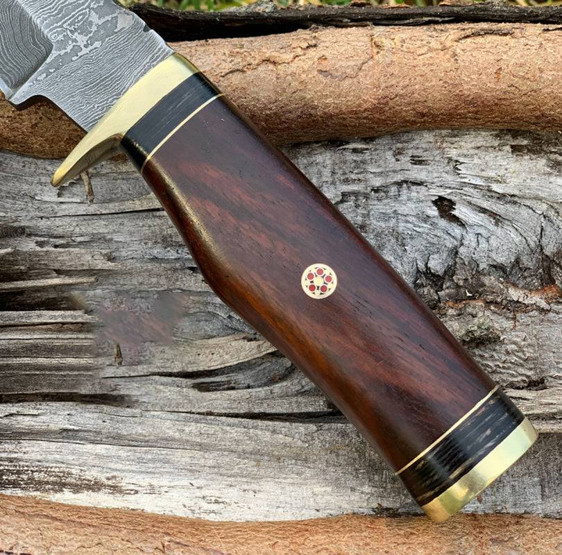 Handmade Damascus Steel Hunting Knife with Wood and Brass Guard