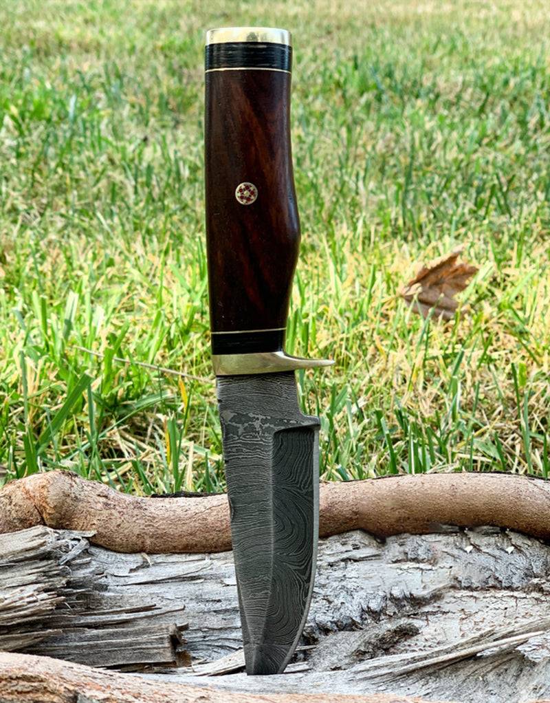 Handmade Damascus Steel Hunting Knife with Wood and Brass Guard