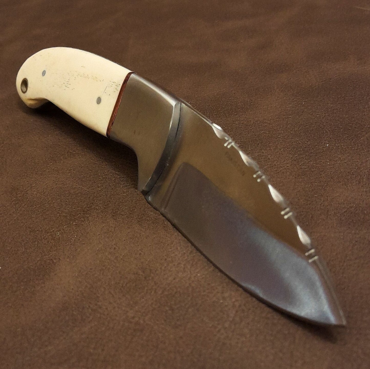 Skinner Knife with Real Bone Handle and Sheath