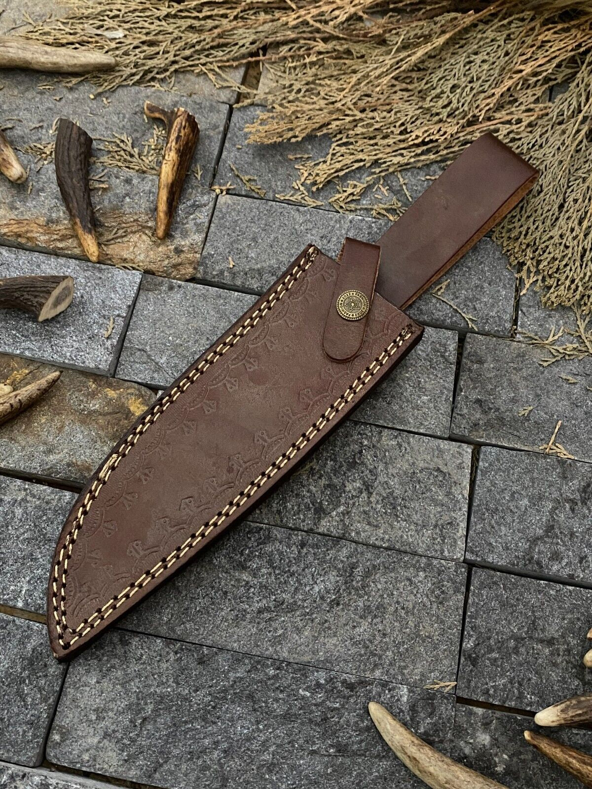 Custom Forged Knife with Damascus Steel for Hunting and Skinning