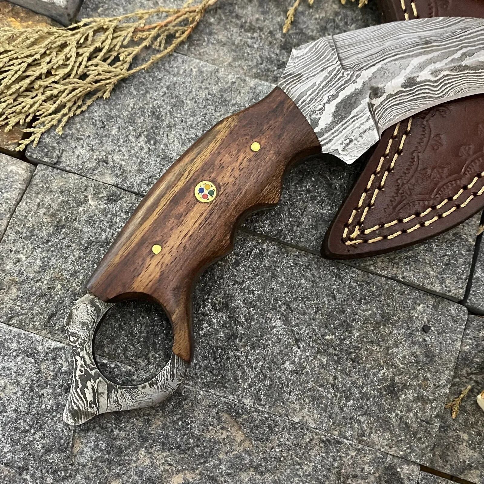 CSGO Design Handmade Damascus Steel Karambit Knife with Wood Handle & Sheath