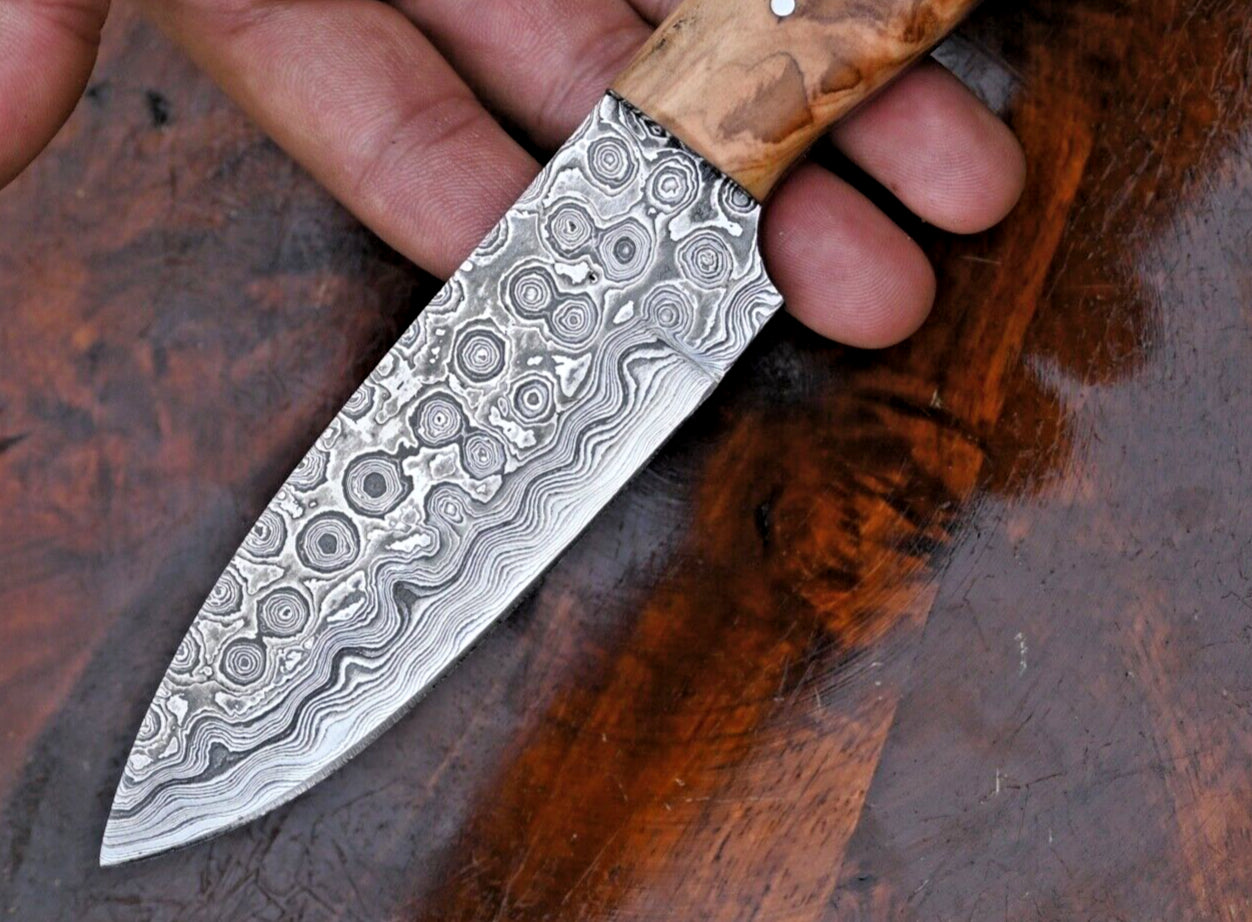 Damascus Steel Hand Forged Knife with Sharp Hunting Blade